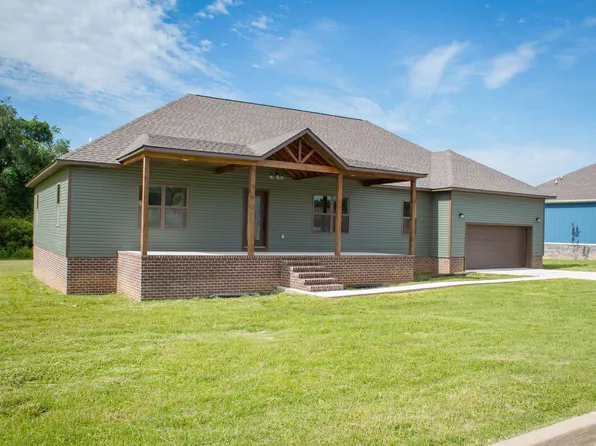 221 Wilma Dr, Union City, TN 38261