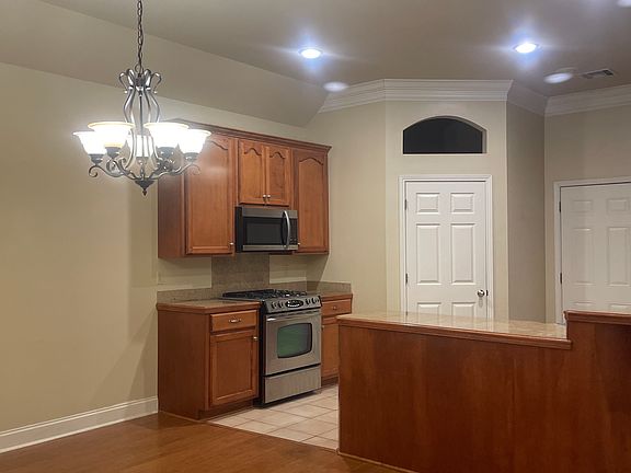 4th image of 128 Oakbend Dr