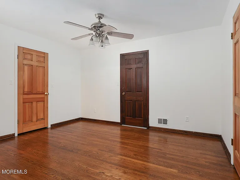 18 Seven Oaks Dr — Photo 29