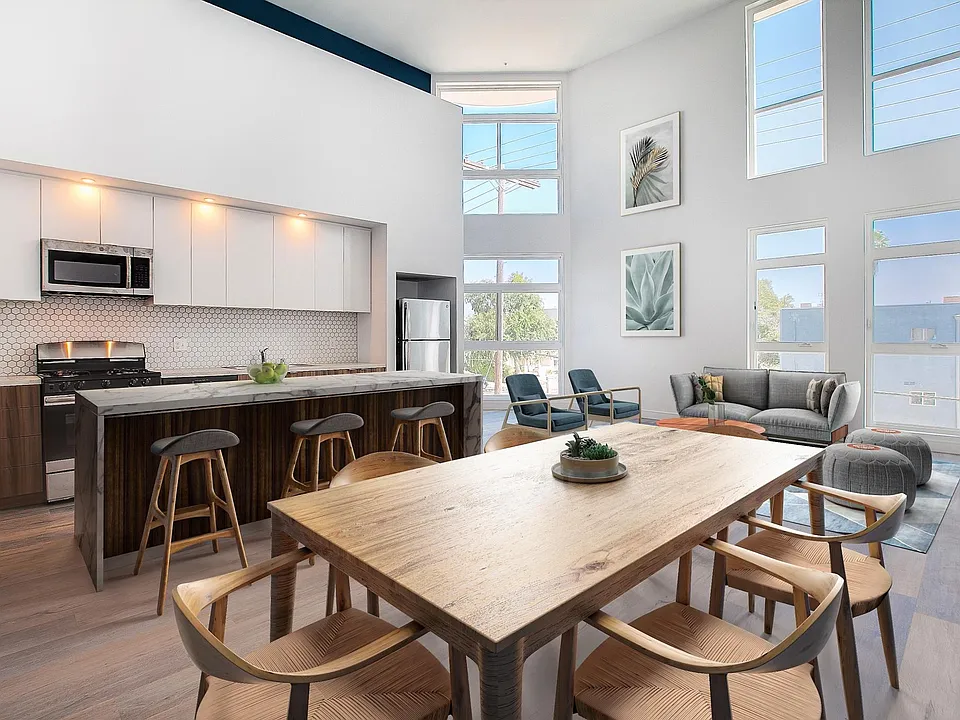 152 N Rampart Blvd #201