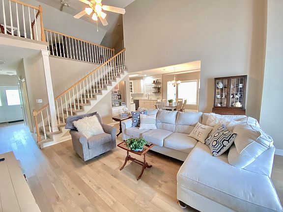4th image of 731 Poets Corner Way