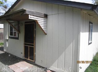 308 N Peach St, Medford, OR 97501