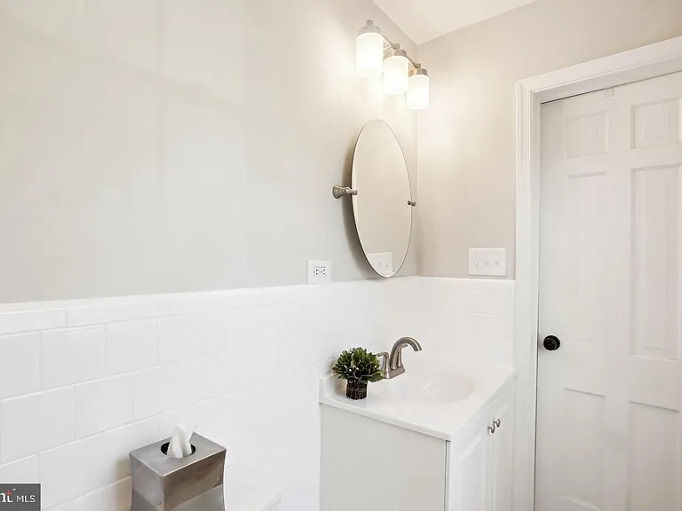 7832 Fulbright Ct — Photo 24