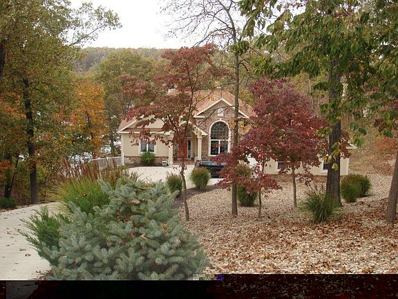 2nd image of 551 Grand View Dr