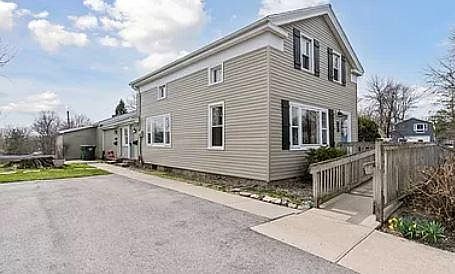 3rd image of 620 W Broadway St #1
