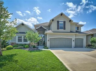11513 152nd St, Overland Park, KS 66221