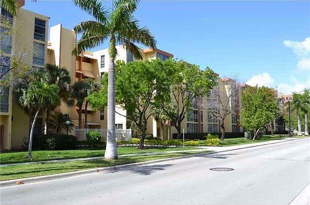 1st image of 17620 Atlantic Blvd #4061