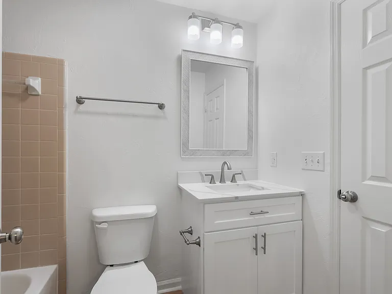 2142 Corinne St #D — Photo 6