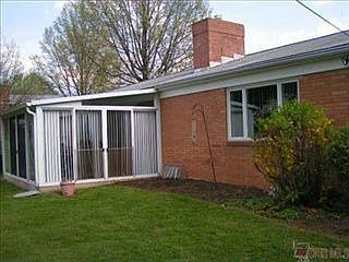 3rd image of 2585 Hyacinth Dr NW