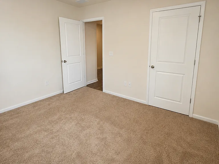 869 Twickenham Loop — Photo 16