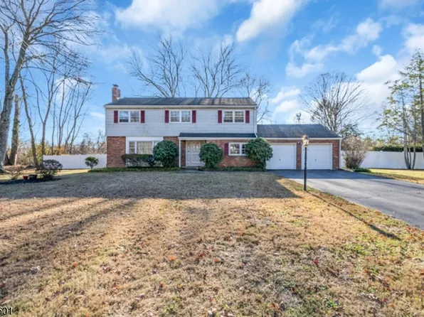 2 Mattatuck Ln, Ewing Twp., NJ 08618