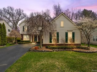 80 Ridge Field Ct, Oxford, MI 48371