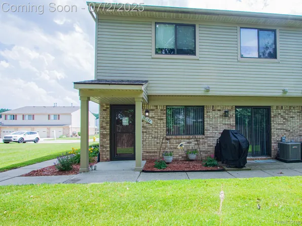 50191 N Angelo Ct, Chesterfield, MI 48047