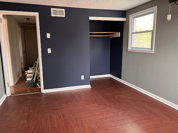 4th image of 1306 Elliott Dr