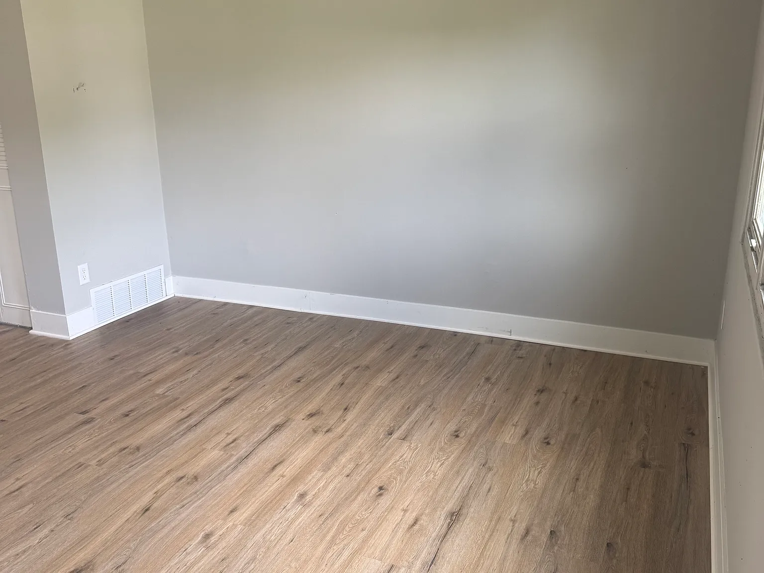 2 bed, 1050 sqft, $1,100 — Photo 1