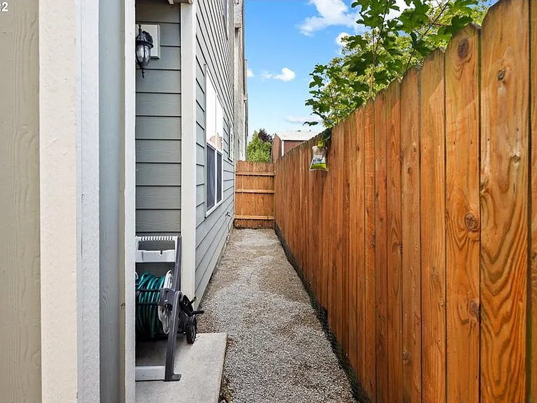 2223 SE 89th Ave — Photo 5
