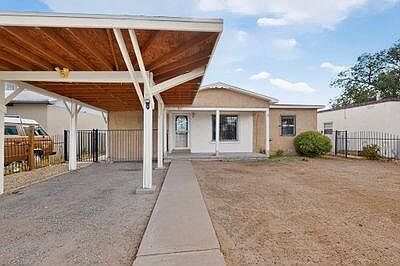 4th image of 833 Madeira Dr SE