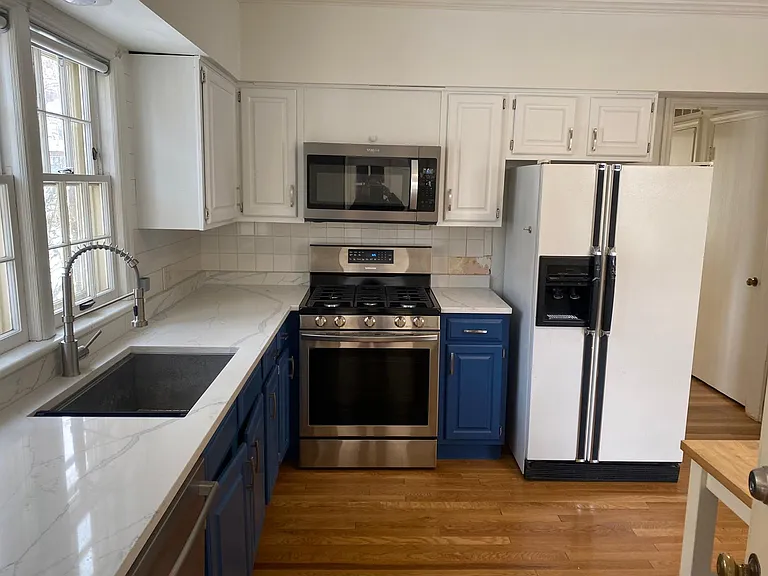 302 N Esther St — Photo 6