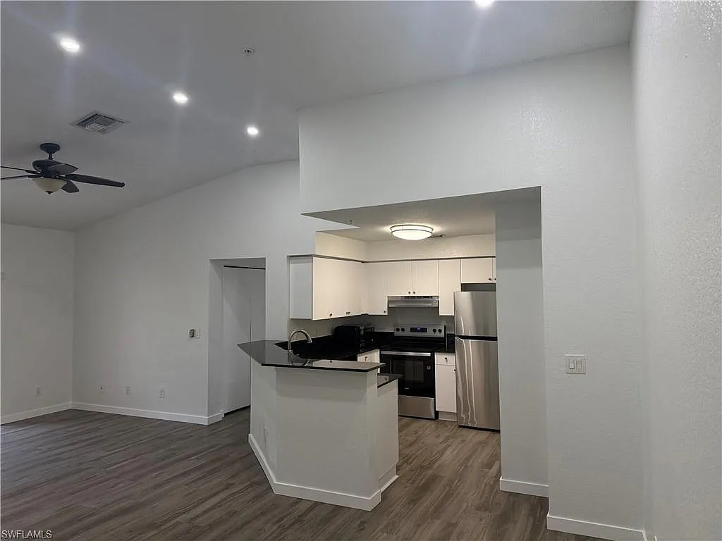 3 bed, 2.0 bath, 1175 sqft, $1,890 — Photo 3