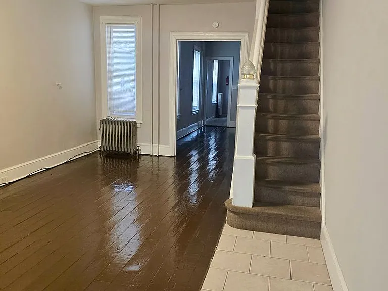 107 Mulberry St — Photo 2