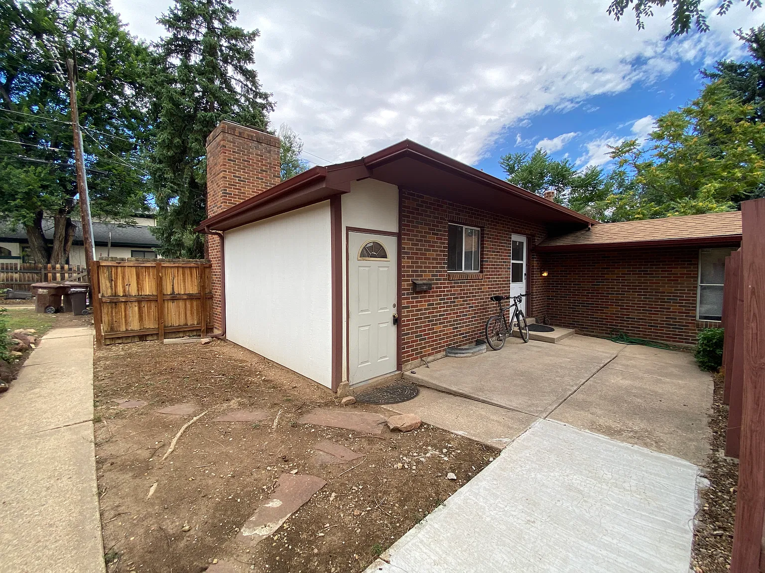 4 bed, 1682 sqft, $7,400 — Photo 3