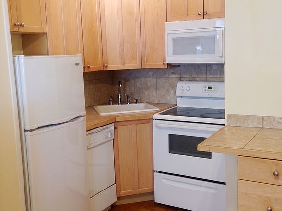 5th image of 21 Beacon St APT 6E