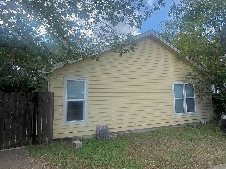 1410 Harvey St #A — Photo 15
