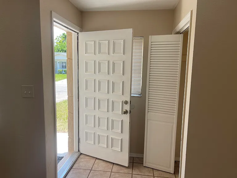 5633 Auld Ln — Photo 3