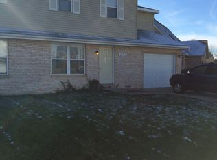 2519 Live Oak Dr, Crest Hill, IL 60403