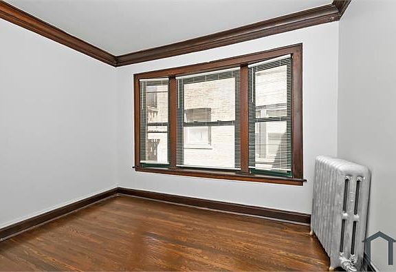 5th image of 11010 S Vernon Ave APT 3S