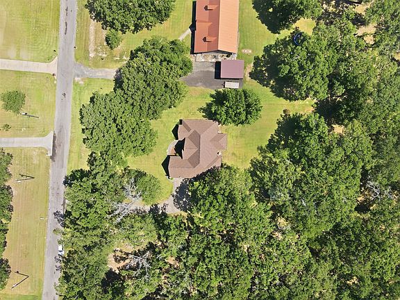 4th image of 325 County Road 3646