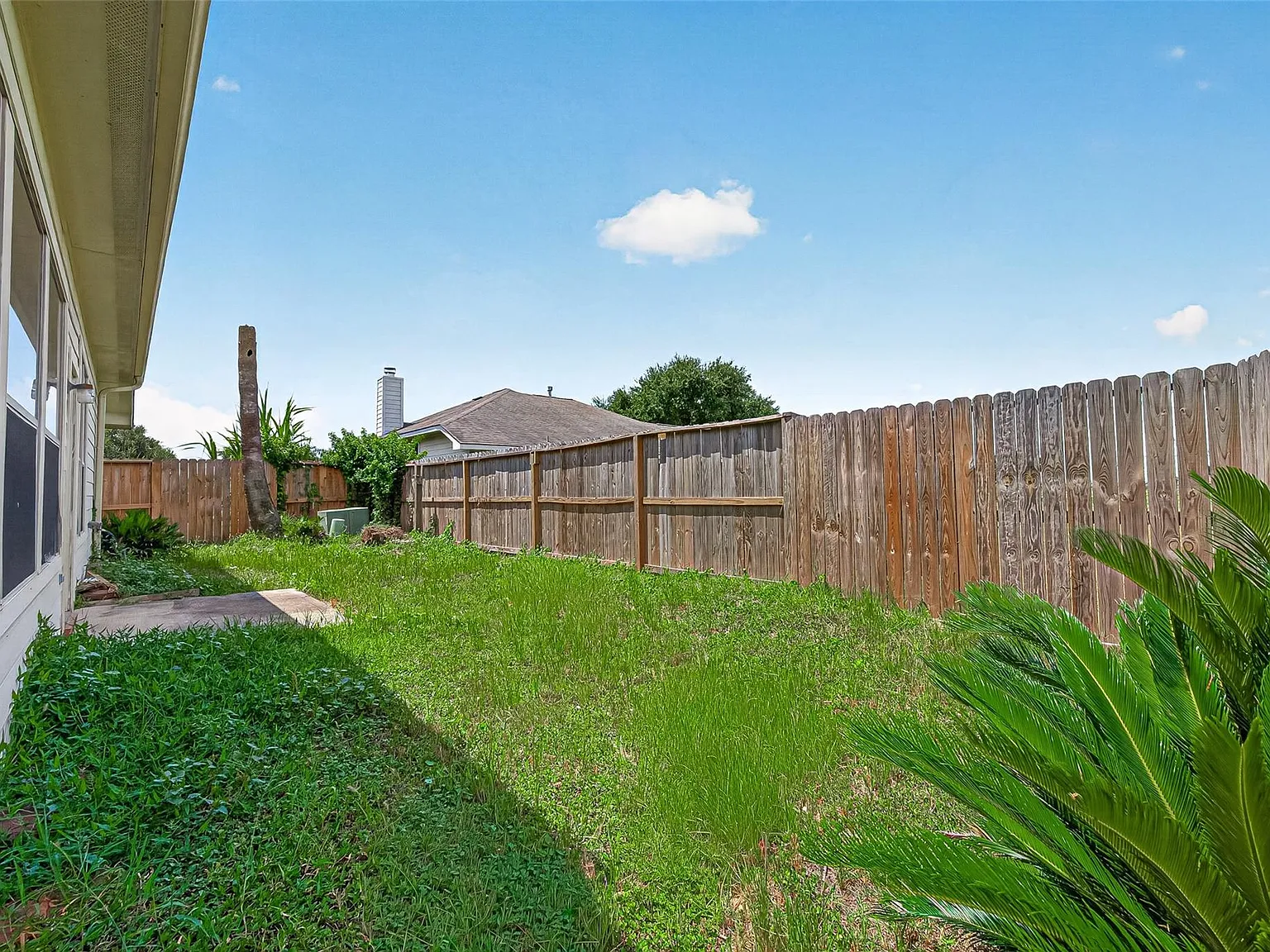 3 bed, 2.0 bath, 1758 sqft, $2,150 — Photo 3