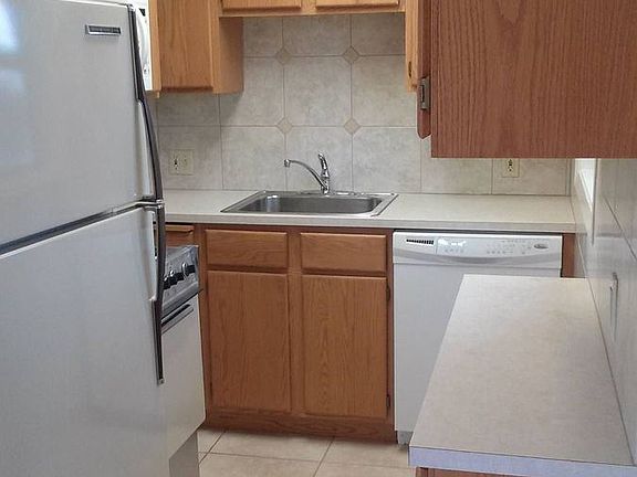 5th image of 352 S 1st Ave #104