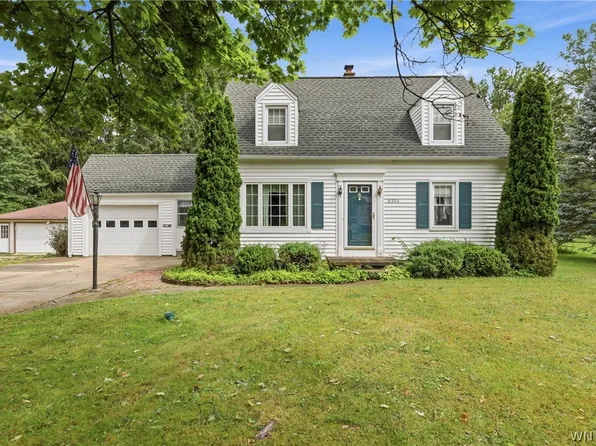 6394 Armor Duells Rd, Orchard Park, NY 14127