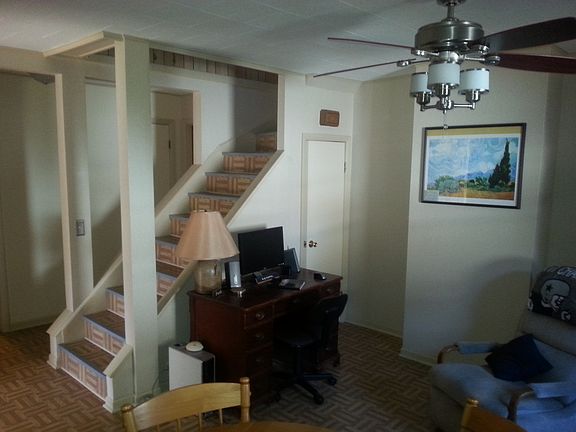 5th image of 412 E Pleasant St