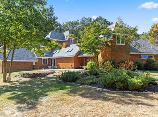 36 Chapel Rd, North Hampton, NH 03862