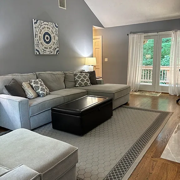 22 Grove Pl #6 — Photo 2