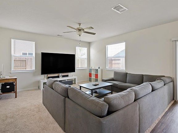 5th image of 2103 River Wood Dr
