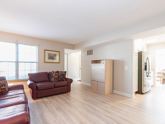 4th image of 2781 Green Bridge Ct