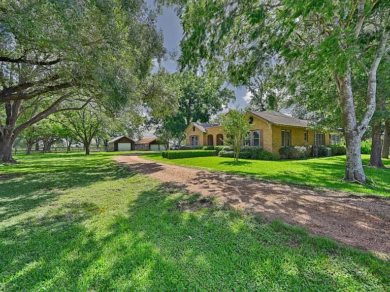 3348 W Ueckert Rd — Photo 4
