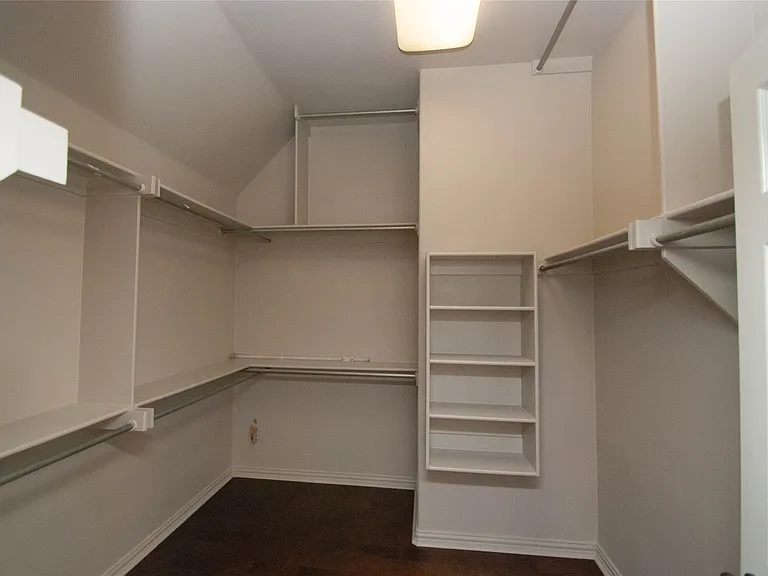 837 E Vancouver St — Photo 23