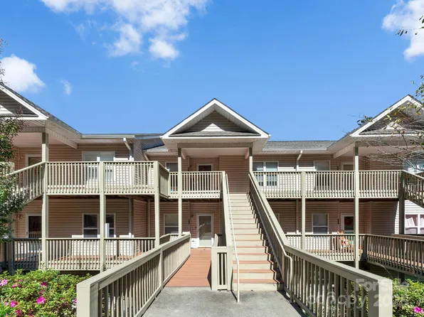 510 Carrington Pl, Arden, NC 28704