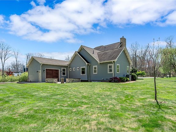 4th image of 2765 Baywoods Dr