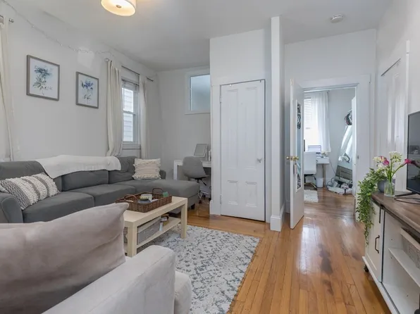 69 I St #1, Boston, MA 02127