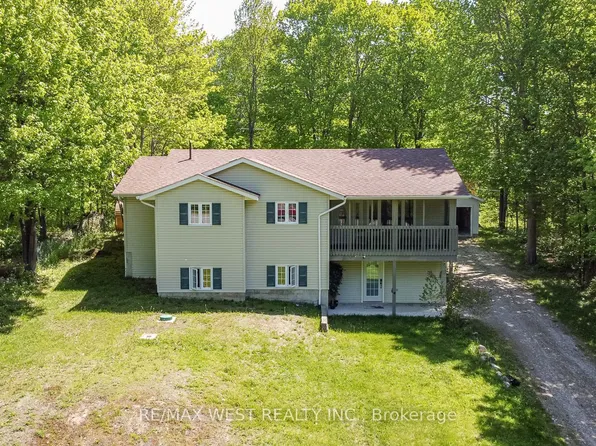 1084 Bonnie Lake Rd, Bracebridge, ON P1L 1W9