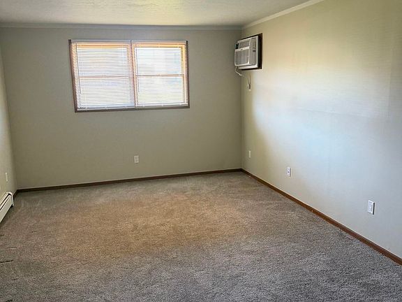 5th image of 7357 Eisenhower Dr Unit 1