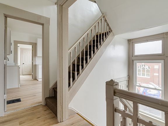 5th image of 3955 Elsmere Ave APT 2