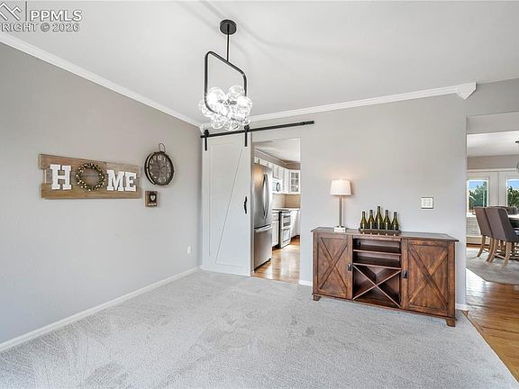 5th image of 531 Fox Run Cir