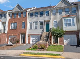 6153 SW Early Autumn Dr, Centreville, VA 20120