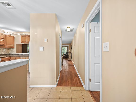 4th image of 220 Medford Court #C